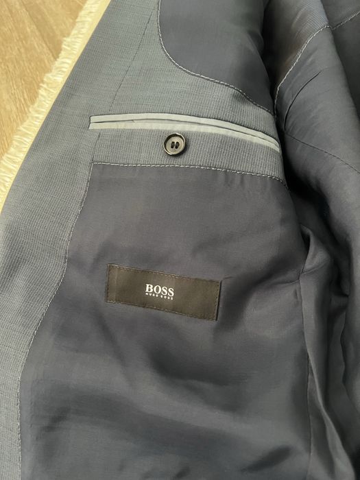 Мужской костюм hugo boss оригинал