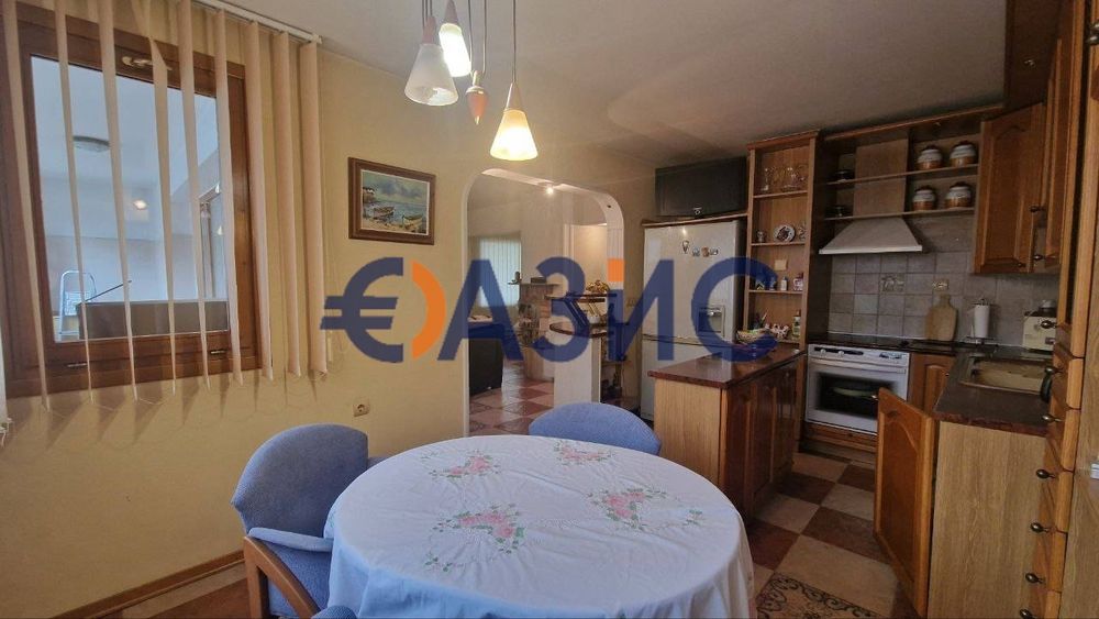 Тристаен апартамент с камина, Несебър, България, 120 кв. м. + гараж