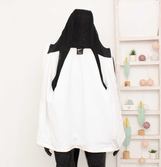 Nike оригинално мъжко яке бяло и черно с качулка ветровка М