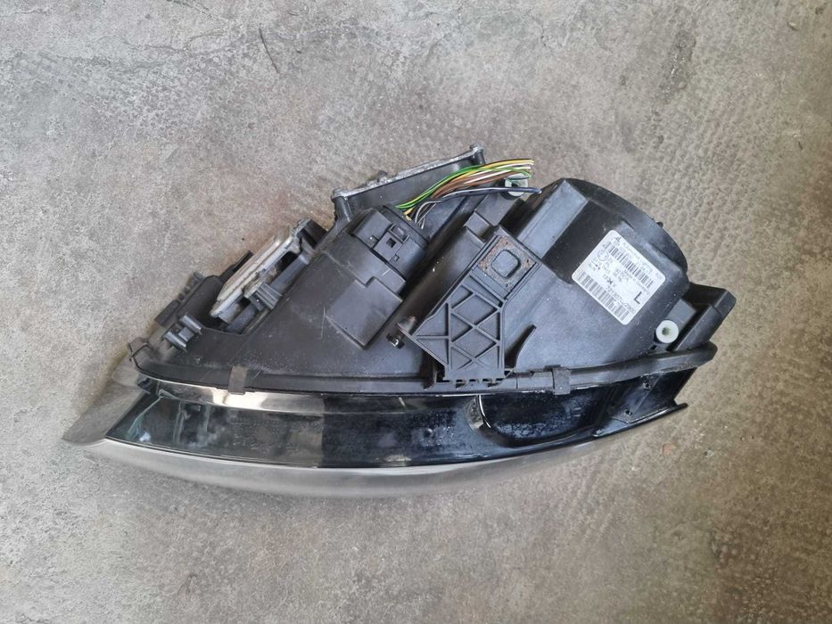 Far stanga complet xenon Audi A4 B8