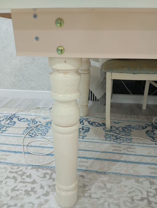 Продам гостиный стол