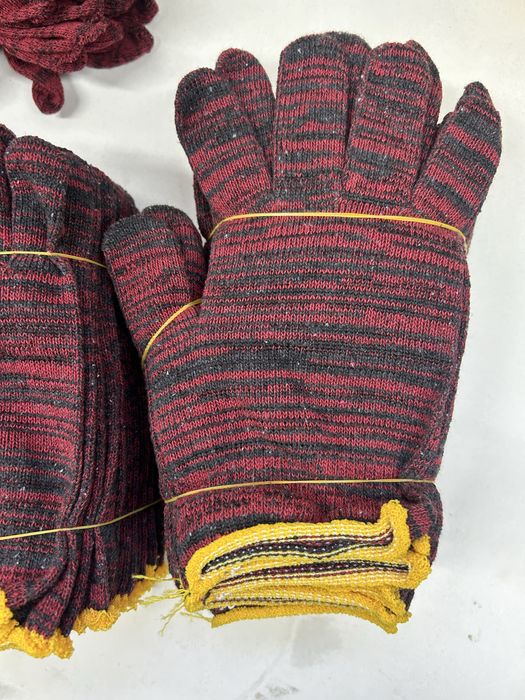 Продается рабочие перчатки по 80 тг качество отличное