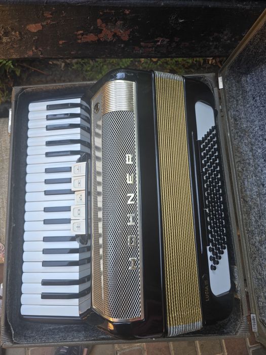Hohner Lucia III