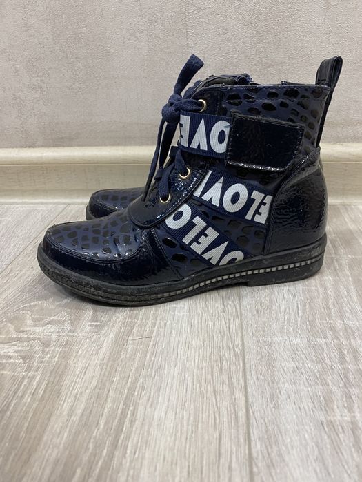 Ботинки на девочку