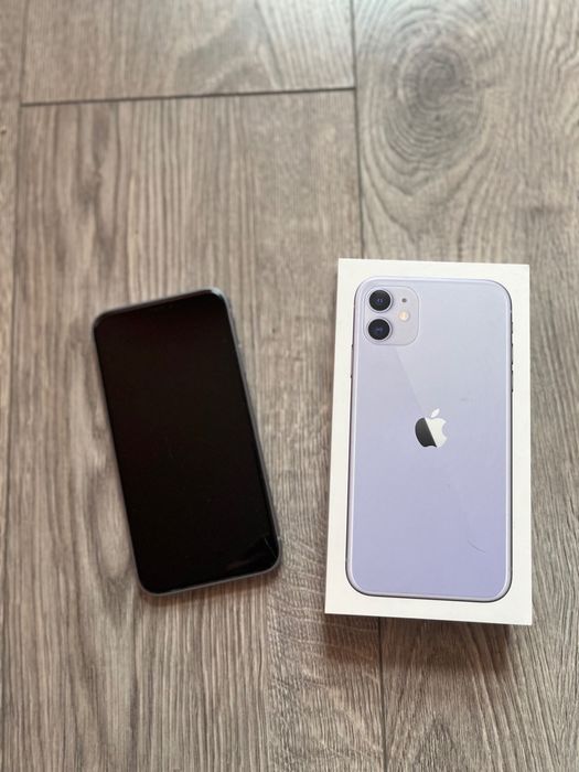 iPhone 11 + кутия + 27 кейса