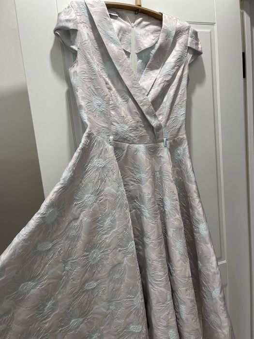 Продам вечерние платья