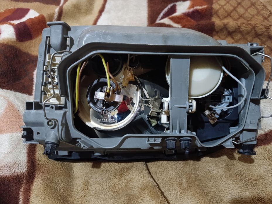 Фара на Мерседес 140 до рестайлинг