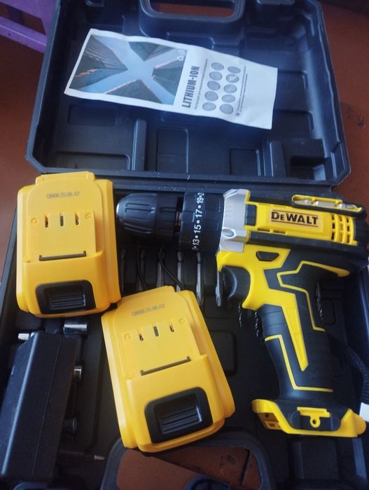 Продам шуруповёрт де вольт,новый