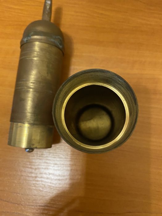 Мелничка месинг,антикварна мелничка