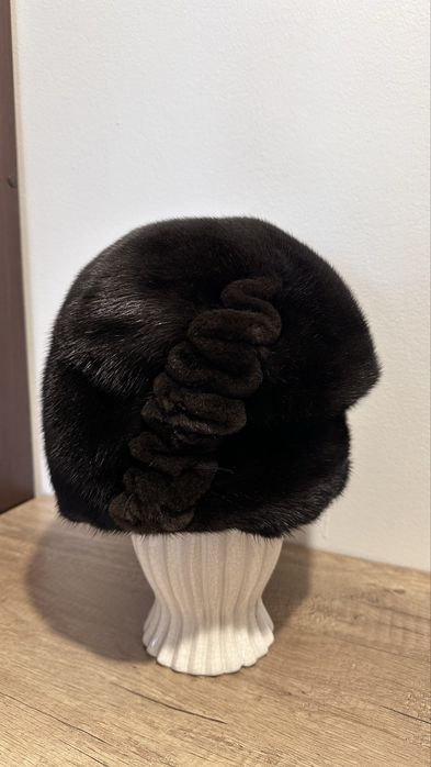 Норковая шапка, не протертая