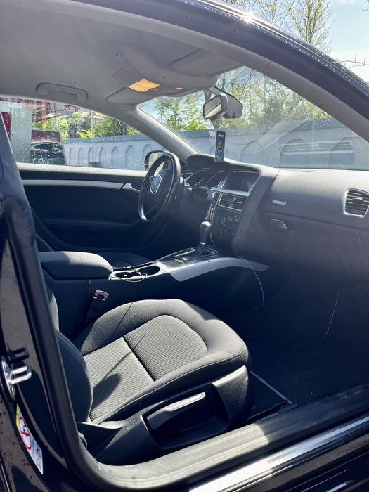 Vand audi A5 coupe (aripa zgariata)