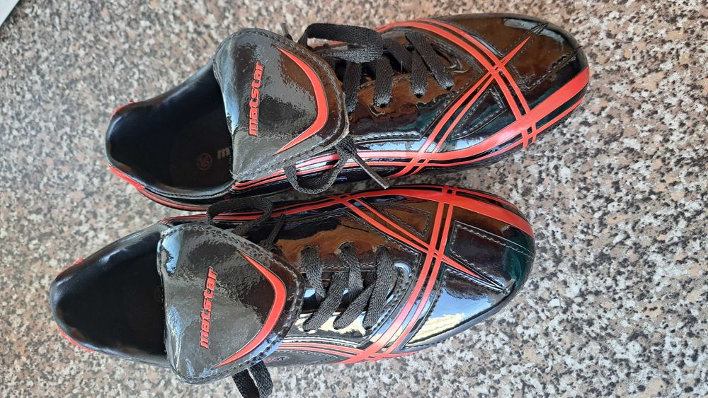 Футболни бутонки matstar