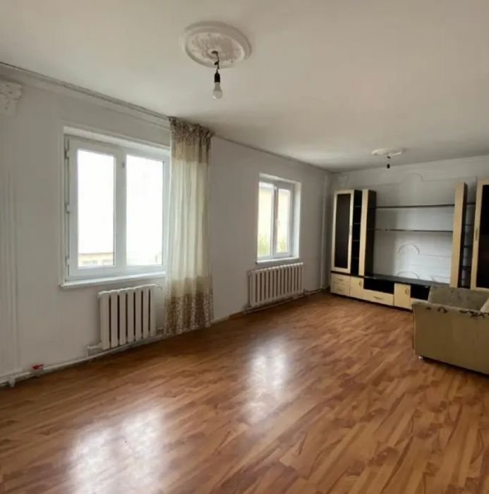 продам 3-х ком. 56кв. 4мкр. 5-этаж