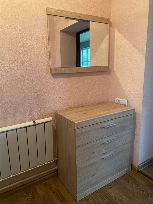 Комод с зеркалом