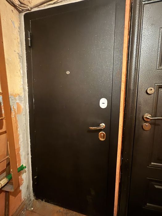 Продам дверь в хорошем состоянии