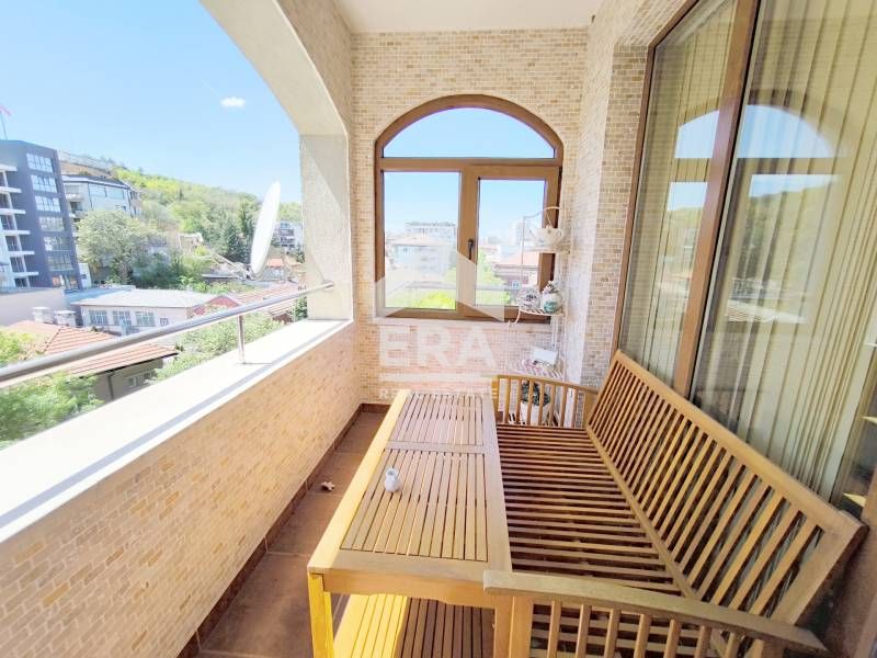 Дава се под наем Тристаен апартамент в Хасково, Център - 110 кв.м за 612 € - Снимка #5