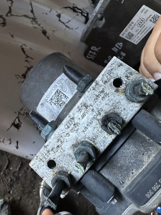 ABS помпа модул Абс за Audi A4 B9 A5 8w 8w0614517k 8w0907379g 2016+