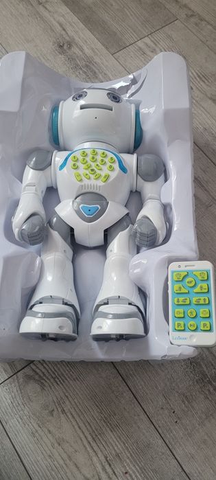 Robot interactiv powerman max