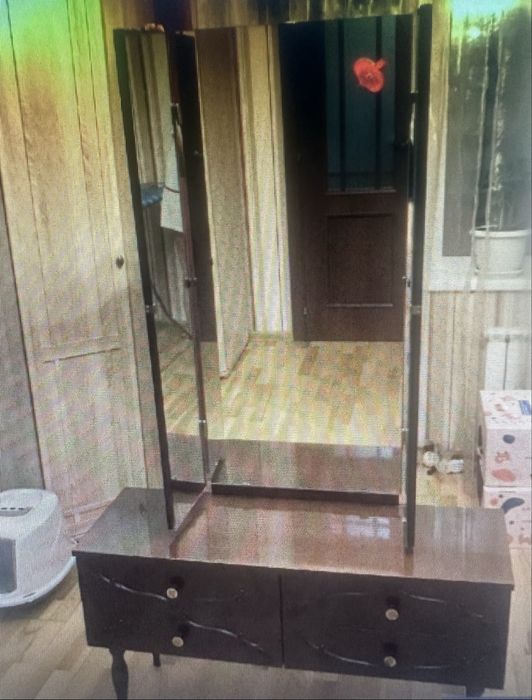 Немецкий спальный гарнитур Зина б/у