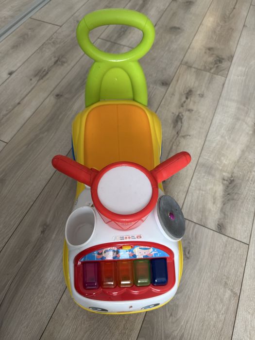 Проходилка кола за бутане на fisher price