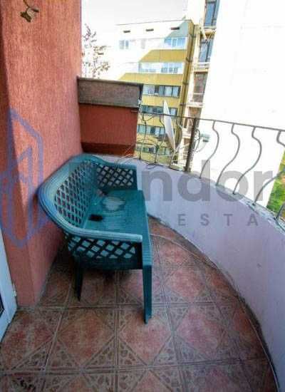 Тристаен апартамент под наем в кв. Студентски град