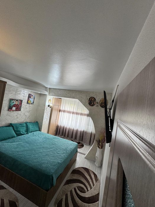 Vând apartament decomandat