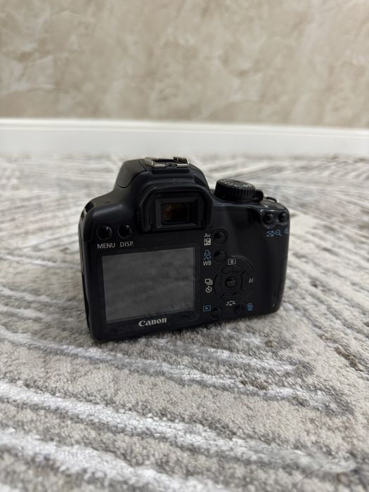 Canon 1000d продаю