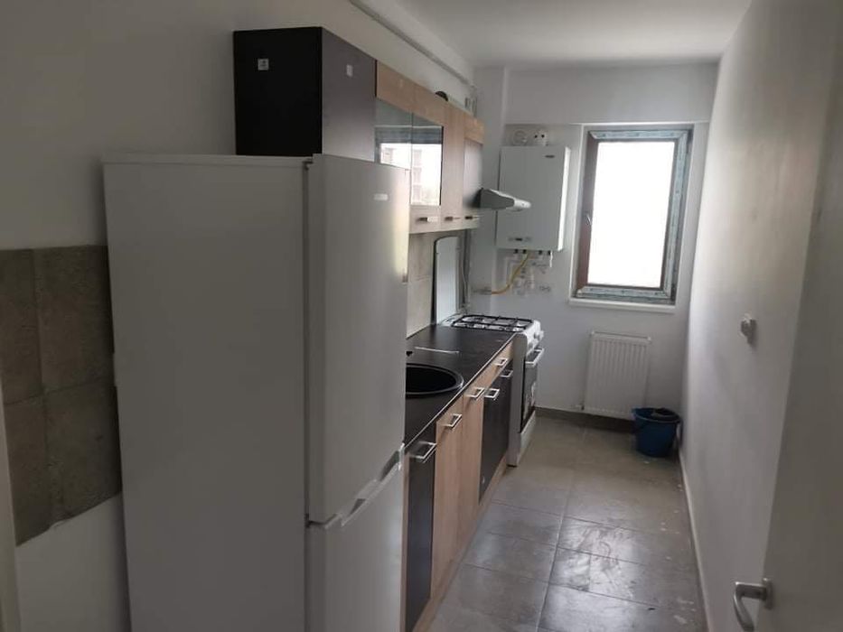 Închiriez apartament