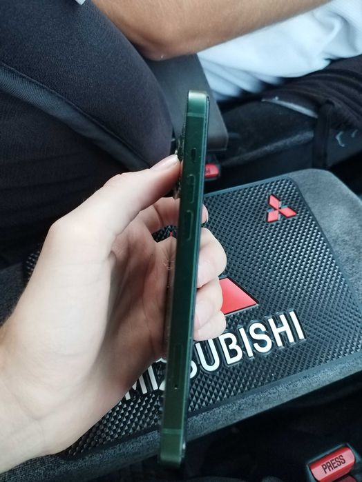 IPhone 13 без ремонта