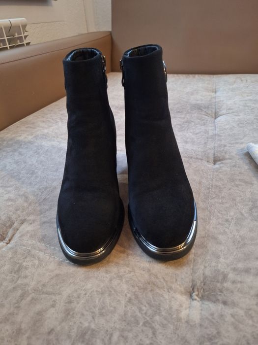 Нови черни боти с топъл хастар