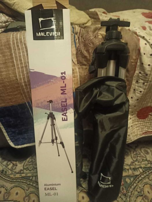 Продаётся алюминиевый мольберт тренога