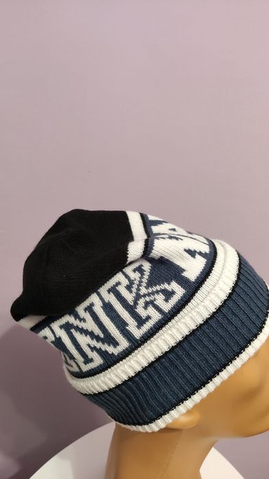 Victoria's Secret Дамска зимна шапка в отлично състояние