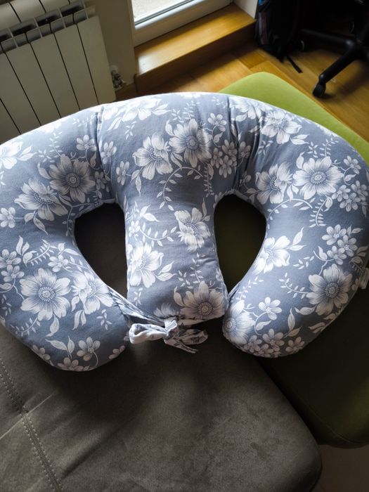 Възглавница за тандемно хранене на близнаци