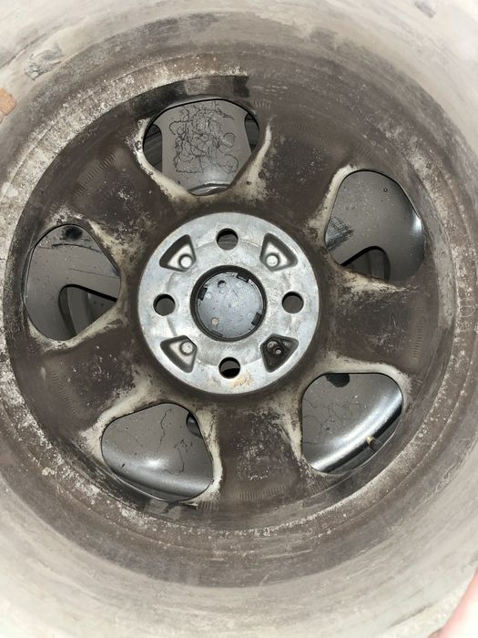 Джанти 15ки OZ от Алфа 145/6 със зимни гуми.