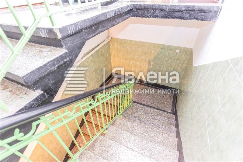 Продава се Офис в София, Център - 414 кв.м за 2054 €/кв.м - Снимка #4