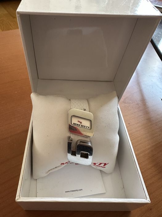 Часовник Miss Sixty