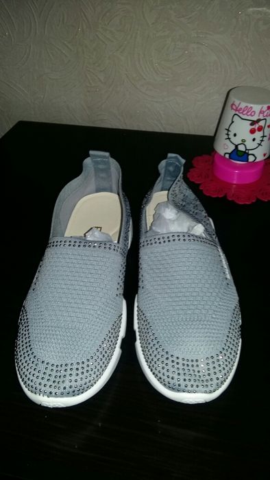 кроссовки  39 рр