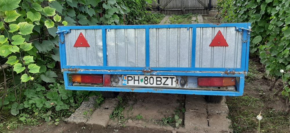 Remorca apicola de vanzare