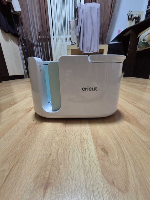 Presa Cricut pentru Căni/Creează căni personalizate ușor și rapid