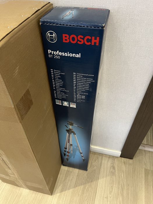Trepied  Bosch BT 250-Sigilat (am si Nivele laser)