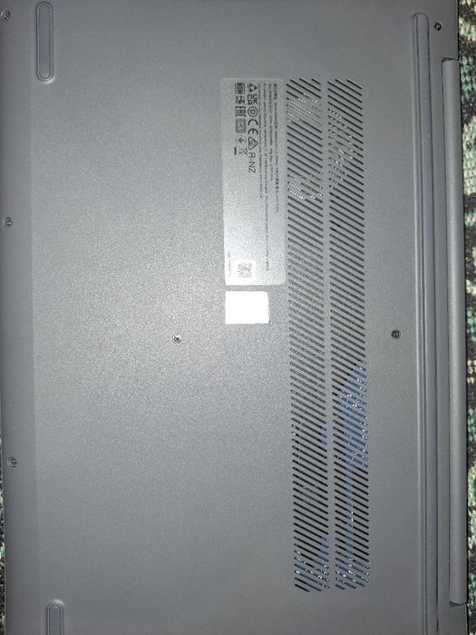 Lenovo IdeaPad Slim 3 [възможен лек коментар)

RAM, 512GB SSD, Full HD