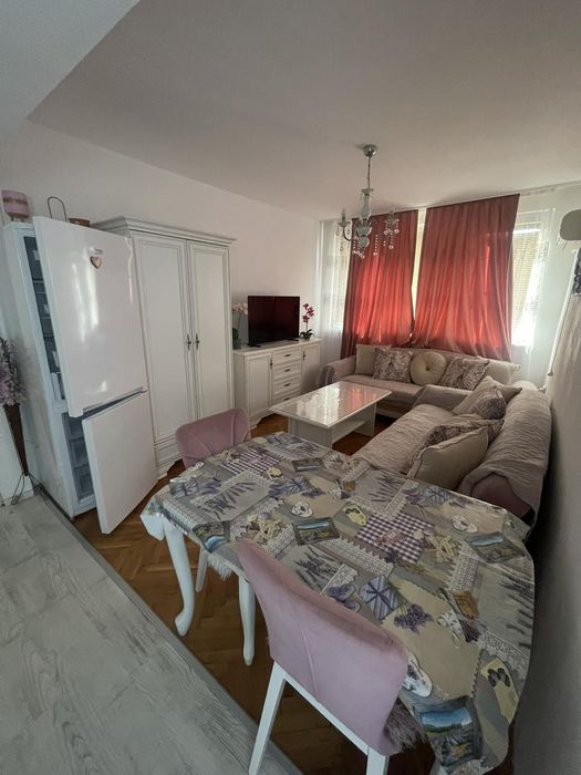 Дава се под наем Двустаен апартамент в Бургас, Зорница - 41 кв.м за 612 € - Снимка #2