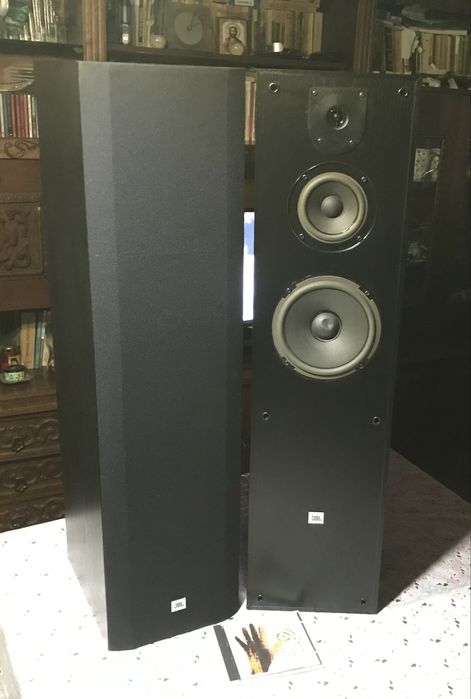 Vand boxe JBL -puternice si elegante