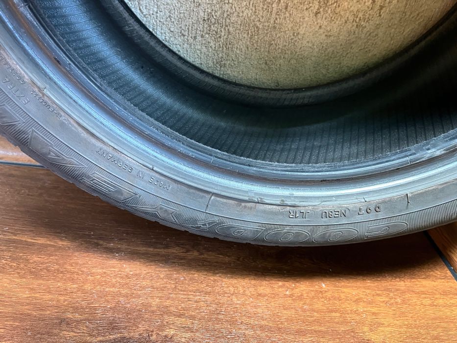 Good Year Efficient Grip 245/45R18