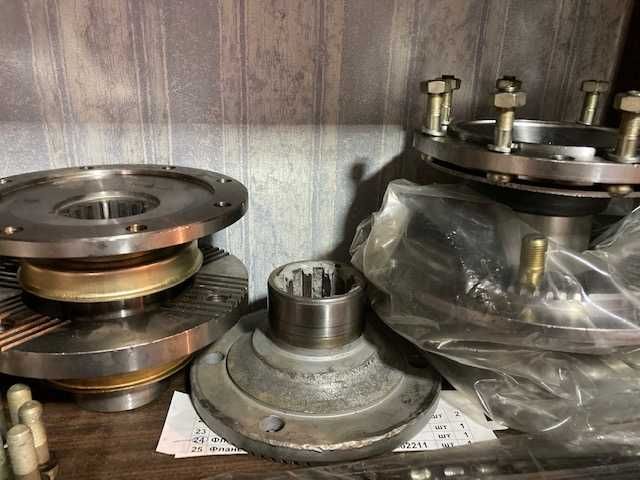 Фланец раздаточной коробки УРАЛ