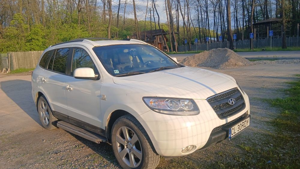 Vând Hyundai Santa-fe