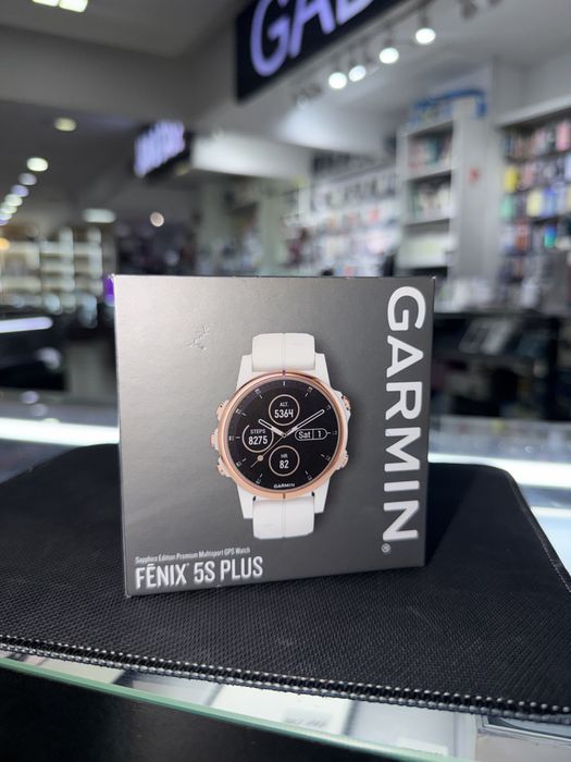 Часы Garmin Fenix 5s Plus