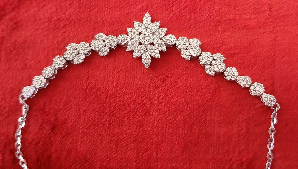 Браслет с нежными узорами из серебра