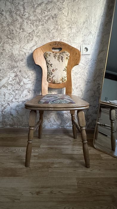 Винтажное кресло стул; стол икея