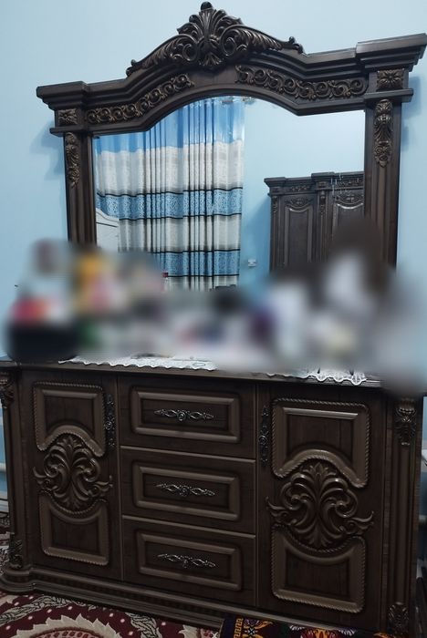Fabrichniy ajoyib mebel sotiladi